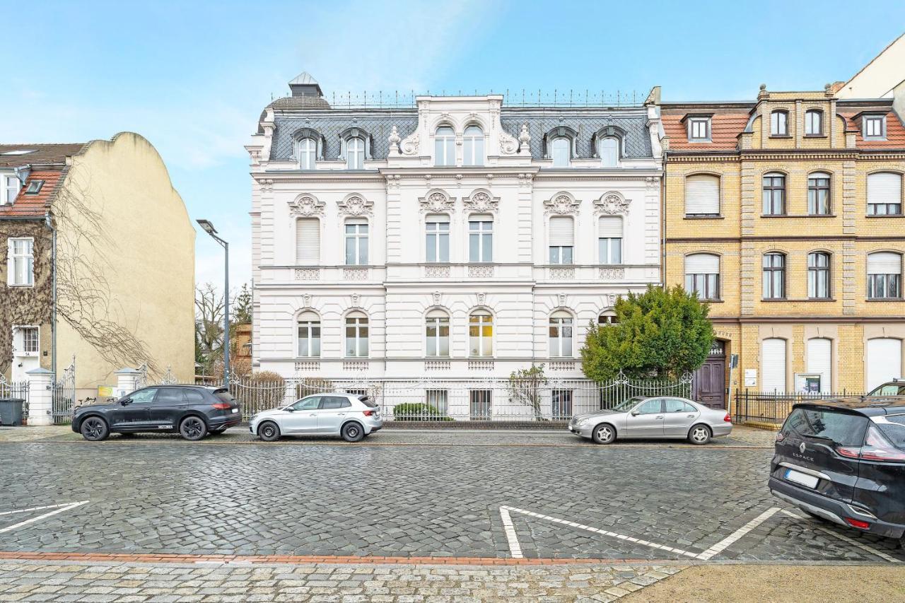 Apartments Direkt Am Staatstheater,Modern,Zentral,Ruhig,2 Zimmer,Netflix,Privatparkplatz Auf Dem Hof コットブス エクステリア 写真
